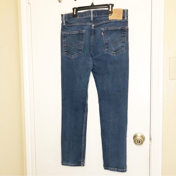 Levi’s Women’s Medium Wash Straight Leg Blue Jeans - Picture 2 of 5